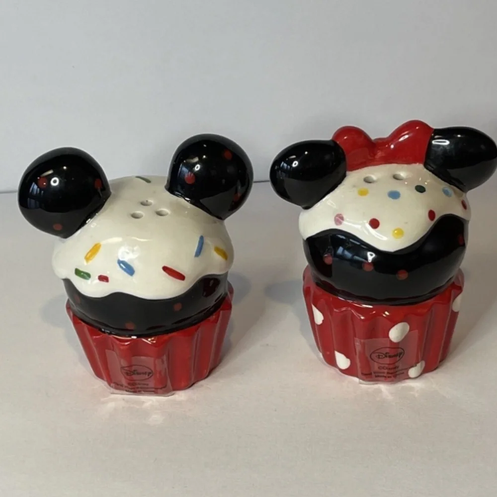 🆕 Disney Mickey & Minnie Mouse Ceramic Cupcake Salt & Pepper Shakers, NWOB